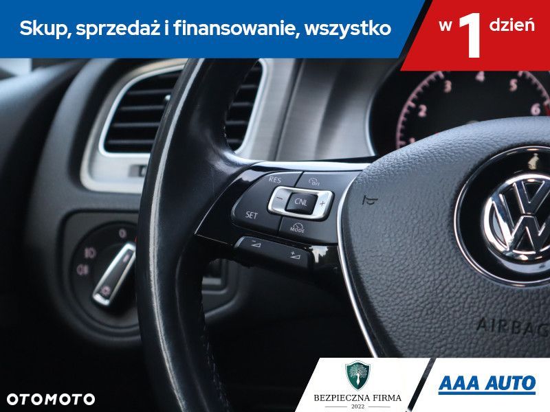 Volkswagen Golf - 17