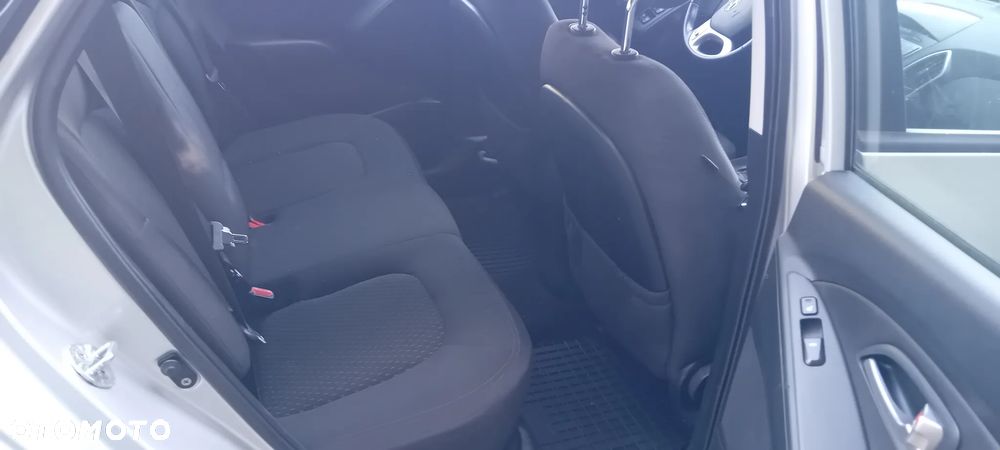Hyundai ix35 1.7 CRDi 2WD Comfort - 11