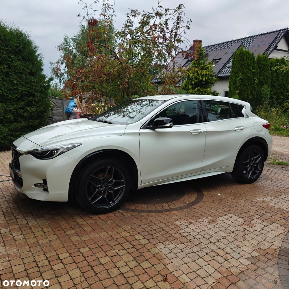 Infiniti Q30 1.6t Sport Tech 7DCT - 2