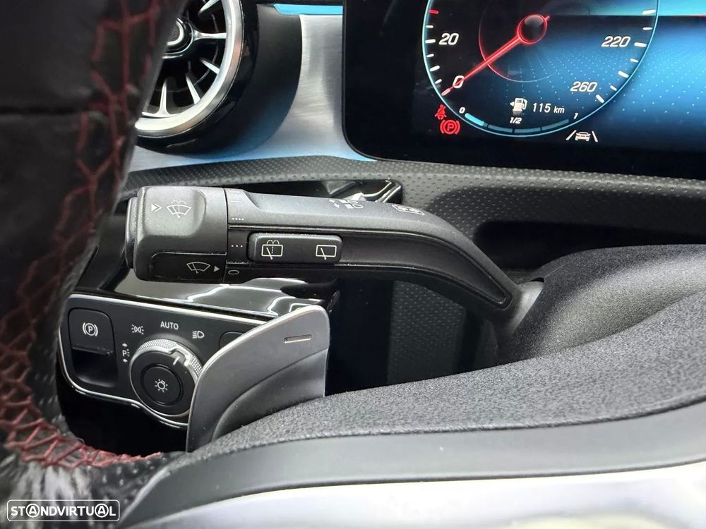 Mercedes-Benz CLA 180 d Shooting Brake AMG Line Aut. - 31