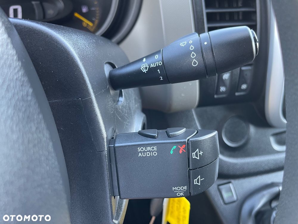Renault Trafic - 32