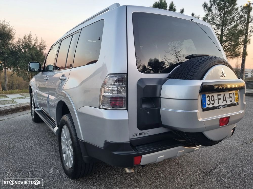 Mitsubishi Pajero - 2