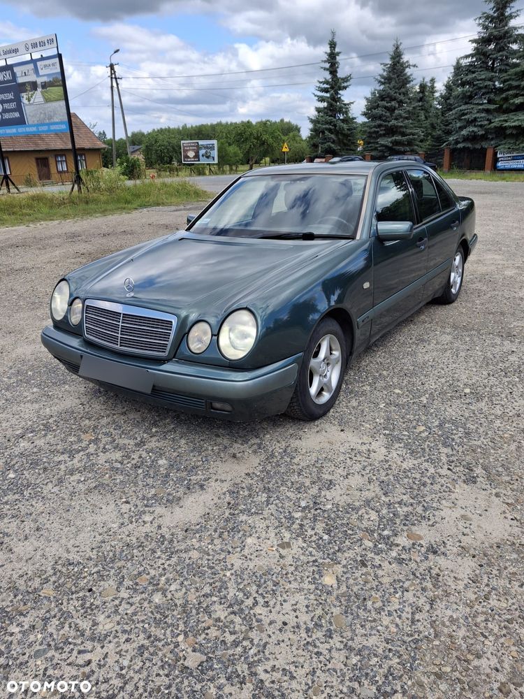 Mercedes-Benz Klasa E ver-200 - 19