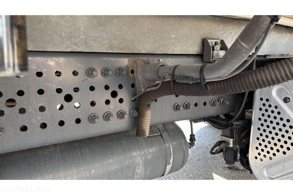 Mercedes-Benz Actros 1835 4x2 SIDE OPENING + CARRIER SUPRA 1150 Mt - 23