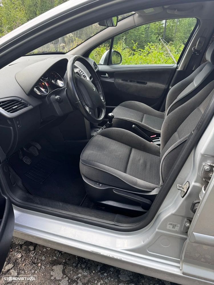 Peugeot 207 1.6 HDi Premium - 4