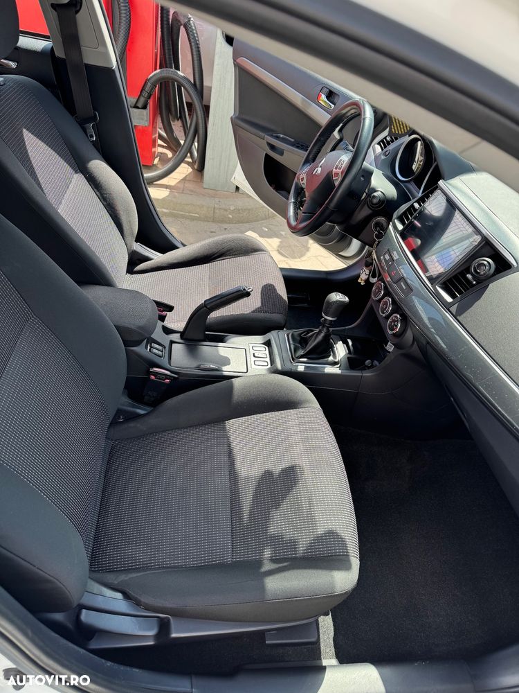 Mitsubishi Lancer 1.8 DI-D+ ClearTec Invite - 8