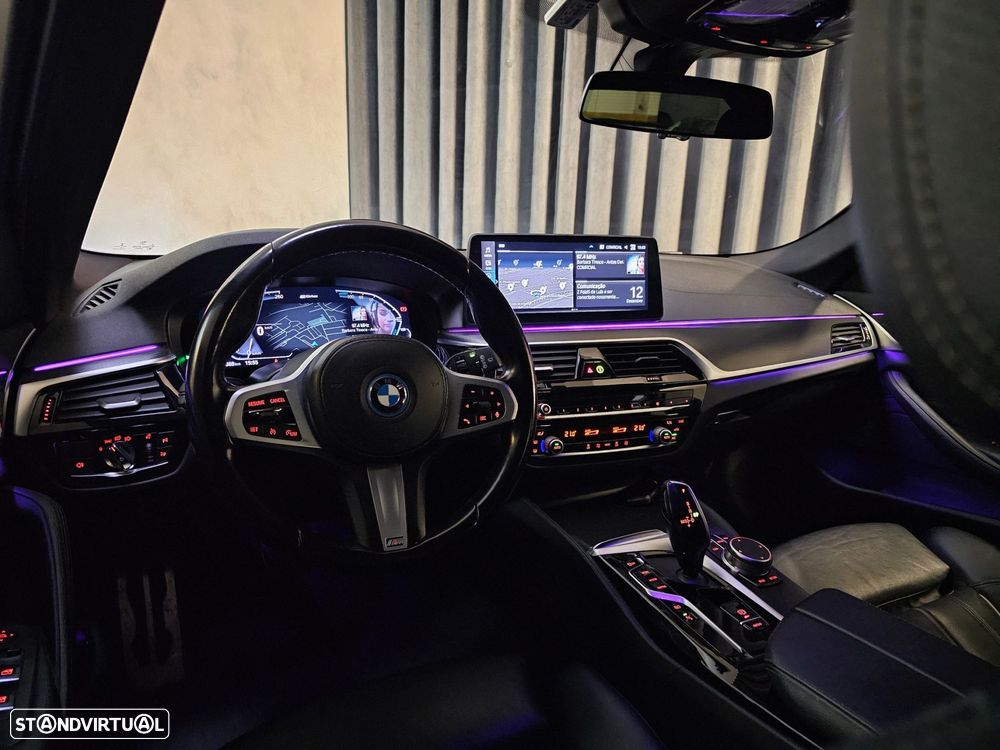 BMW 530 e Pack Desportivo M - 11