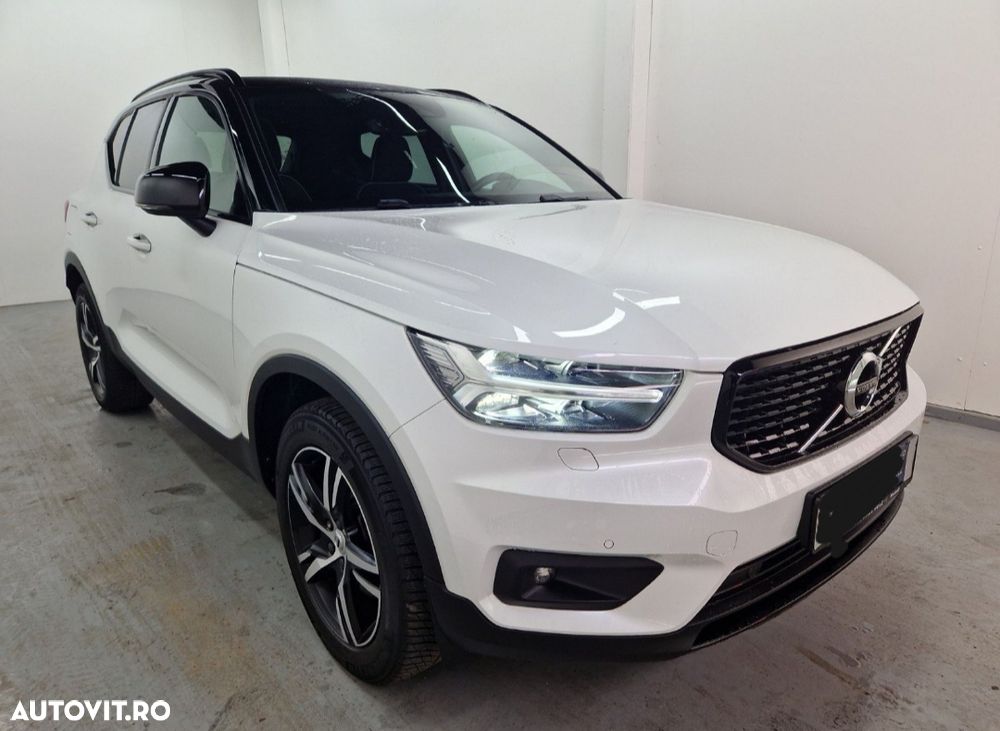 Volvo XC 40 D4 AWD R-Design - 1