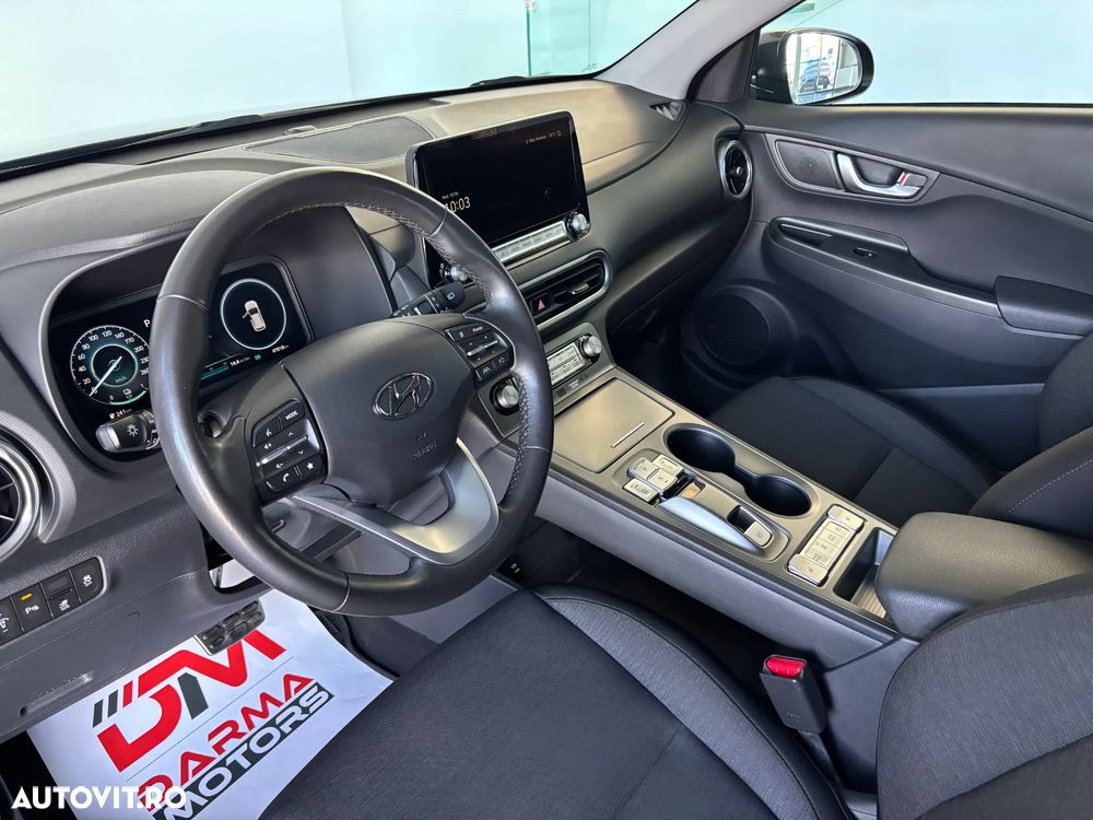 Hyundai KONA Select - 11