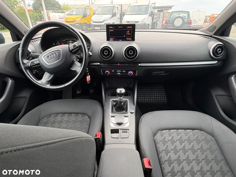 Audi A3 Sportback 1.6 TDI clean diesel Ambiente - 4