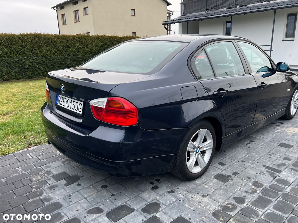 BMW Seria 3 318i - 5