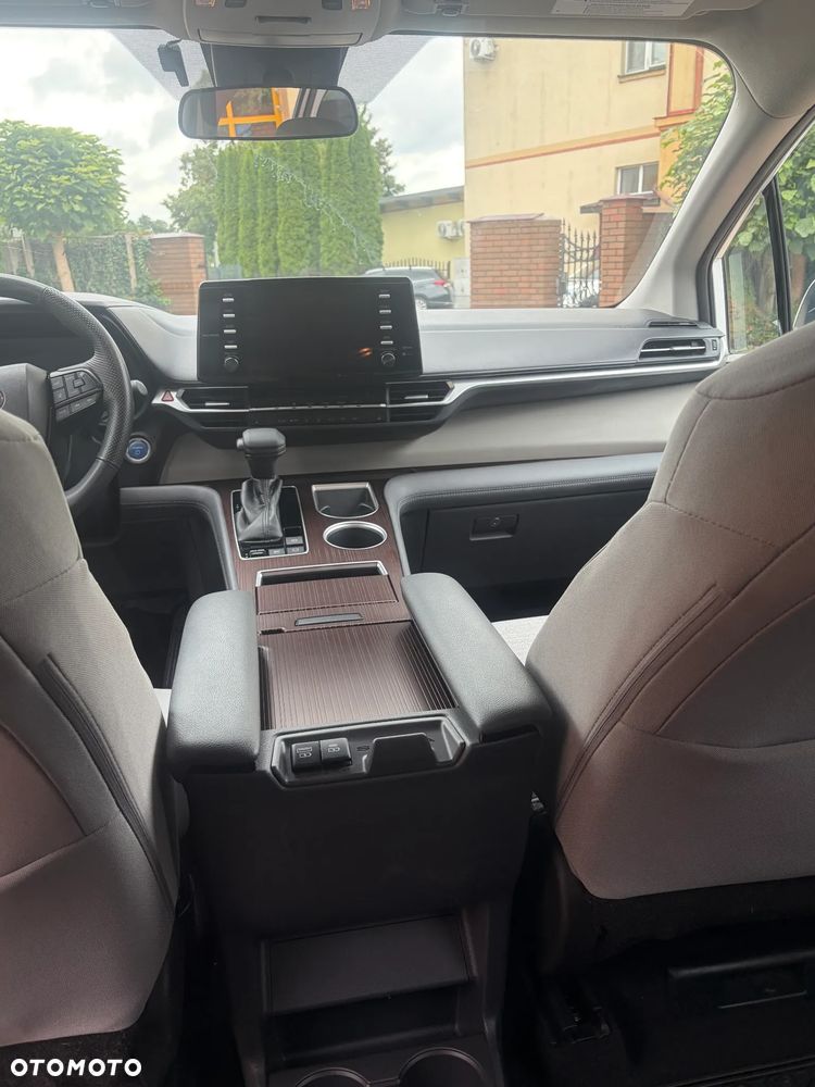 Toyota Sienna - 29