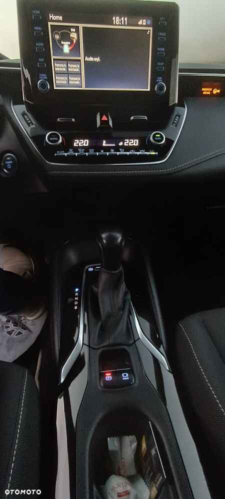 Toyota Corolla ver-1-8-hybrid-comfort - 18