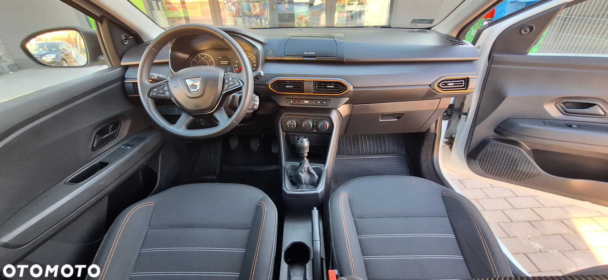 Dacia Sandero Stepway TCe 90 Essential - 17