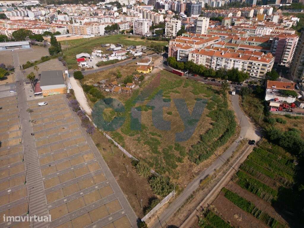 Terreno urbano com 2.200m2 em Odivelas, junto com os terrenos ao la... - Grande imagem: 3/20