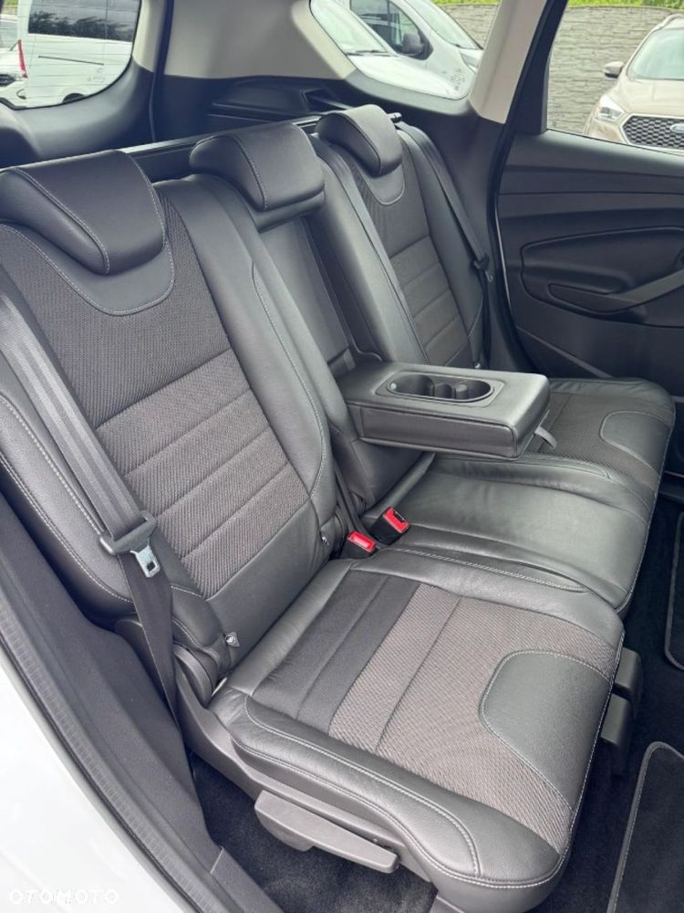 Ford Kuga 1.6 EcoBoost 2x4 Individual - 32