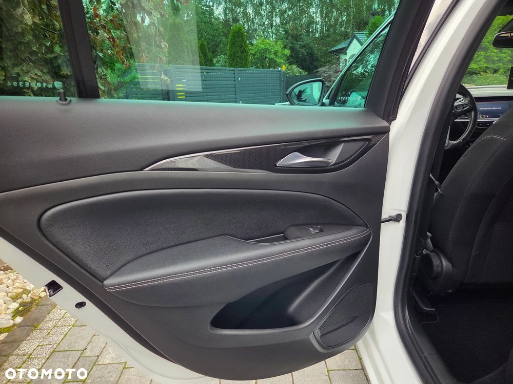 Opel Insignia - 23