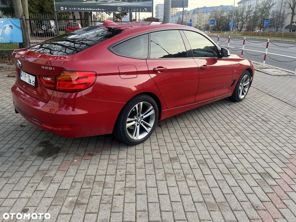 BMW 3GT 328i xDrive Sport Line - 3