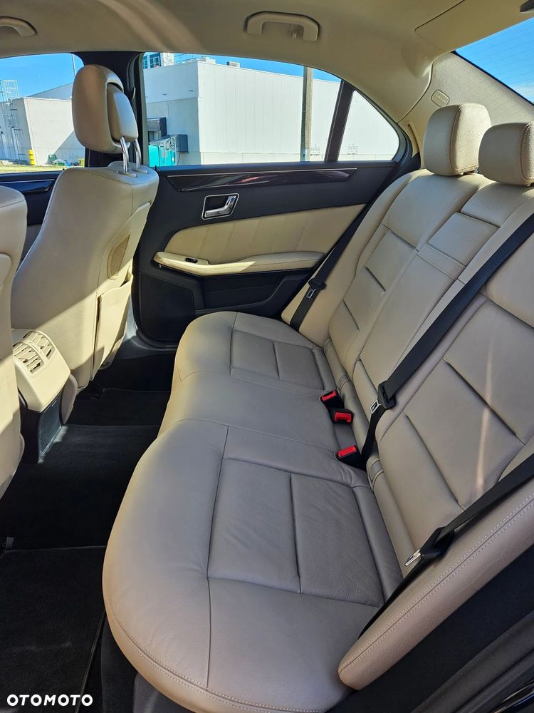 Mercedes-Benz Klasa E 350 CDI 4-Matic - 21