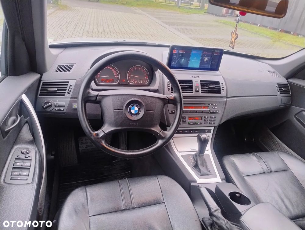 BMW X3 2.5i - 12