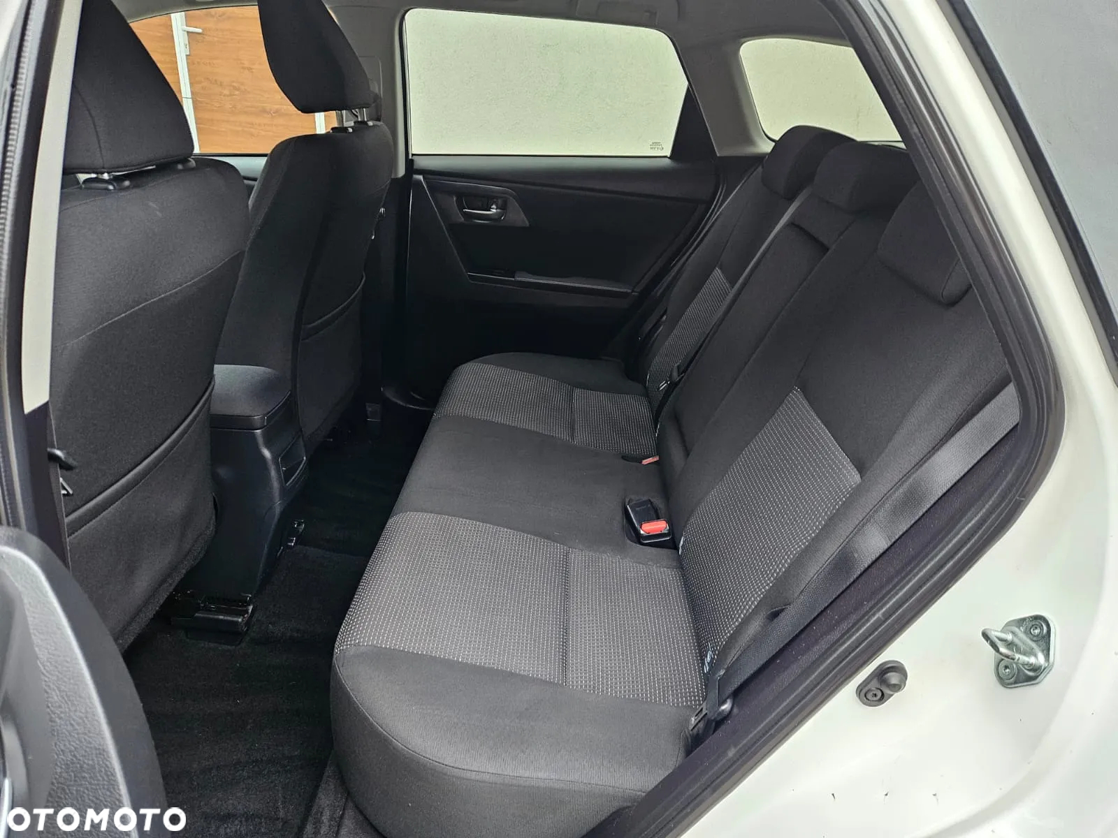 Toyota Auris 1.4 D-4D Touring Sports - 9