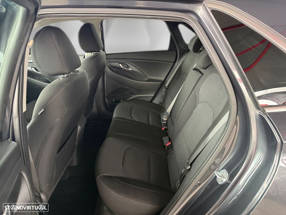 Hyundai i30 1.6 CRDI STyle Plus - 10