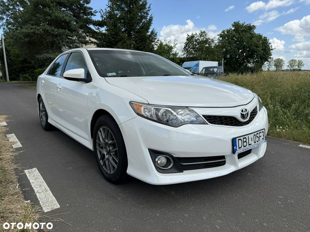 Toyota Camry - 3