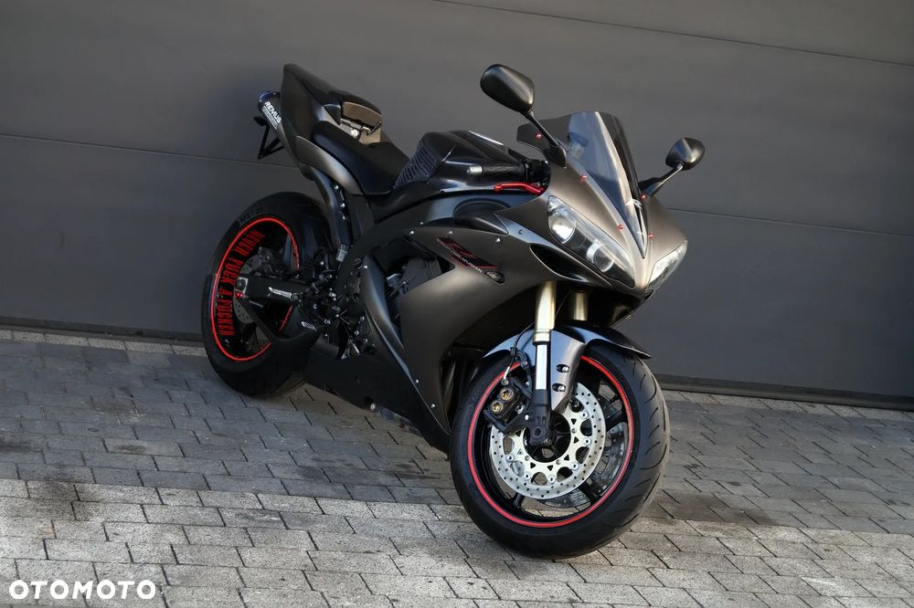 Yamaha R1 - 1