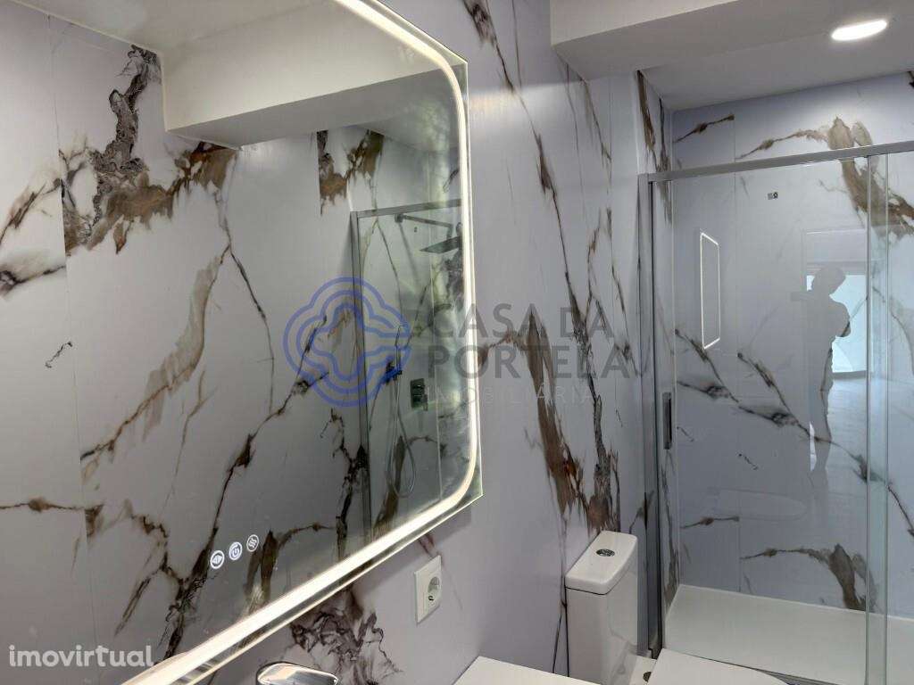 T4 com amplas vista, renovado e com 255m2 de Área Bruta Privativa . Co - Grande imagem: 4/29