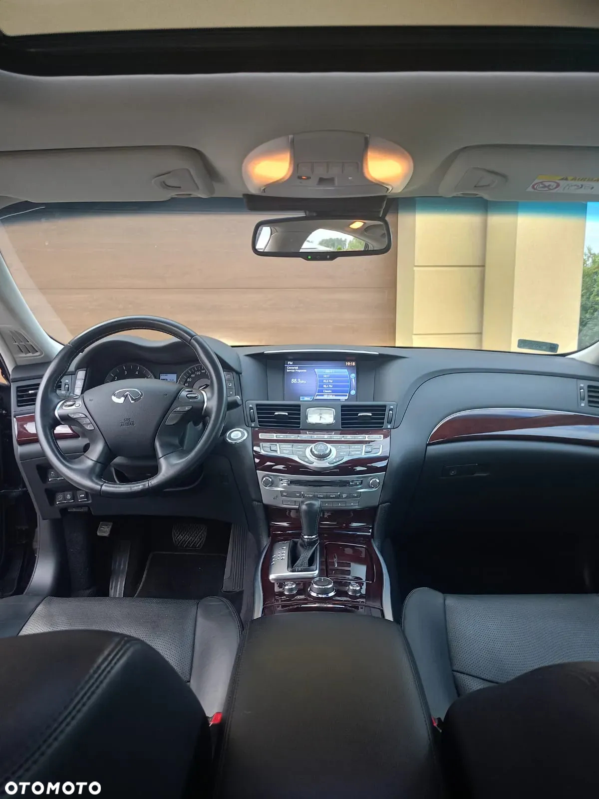 Infiniti Q70 2.2d - 11