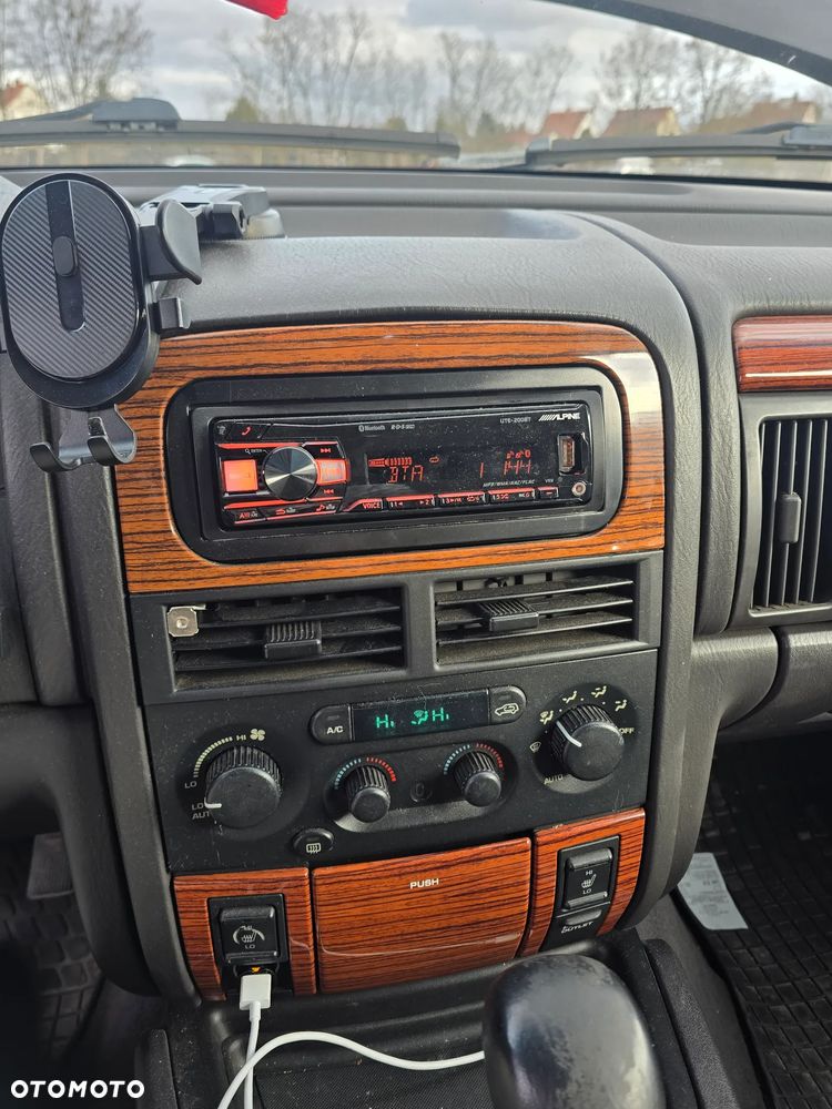 Jeep Grand Cherokee - 19