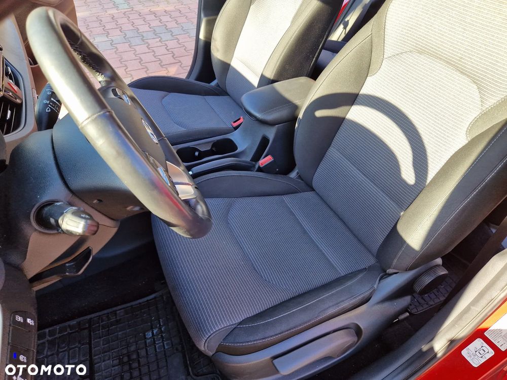 Hyundai i30 1.5 DPI Classic + - 21