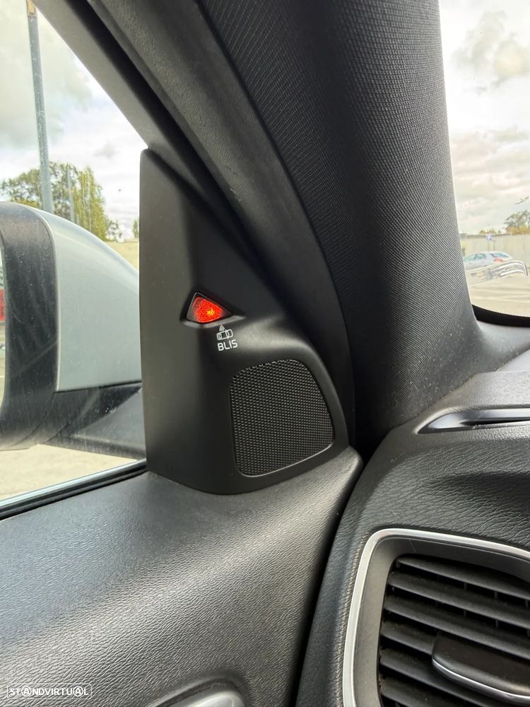 Volvo V60 2.4 D6 R-Design Sum.AWD Phev - 23