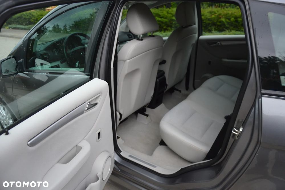 Mercedes-Benz Klasa B 180 BlueEFFICIENCY SPORT EDITION - 19