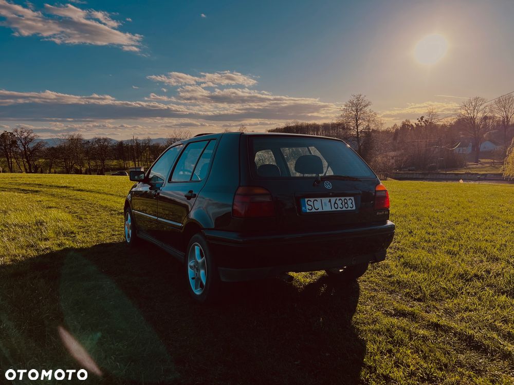 Volkswagen Golf - 4