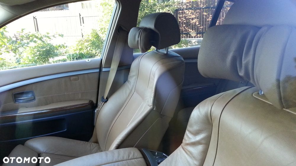 BMW Seria 7 - 8