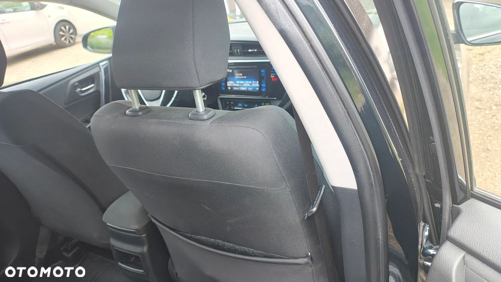 Toyota Auris 1.6 Premium - 6
