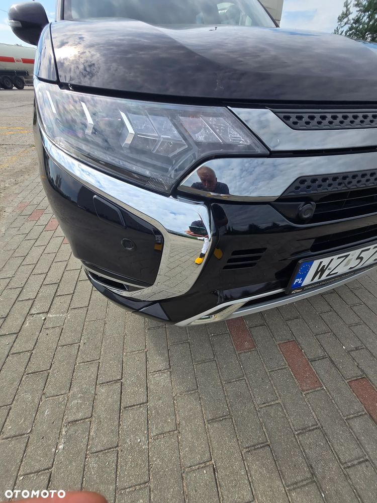 Mitsubishi Outlander - 22