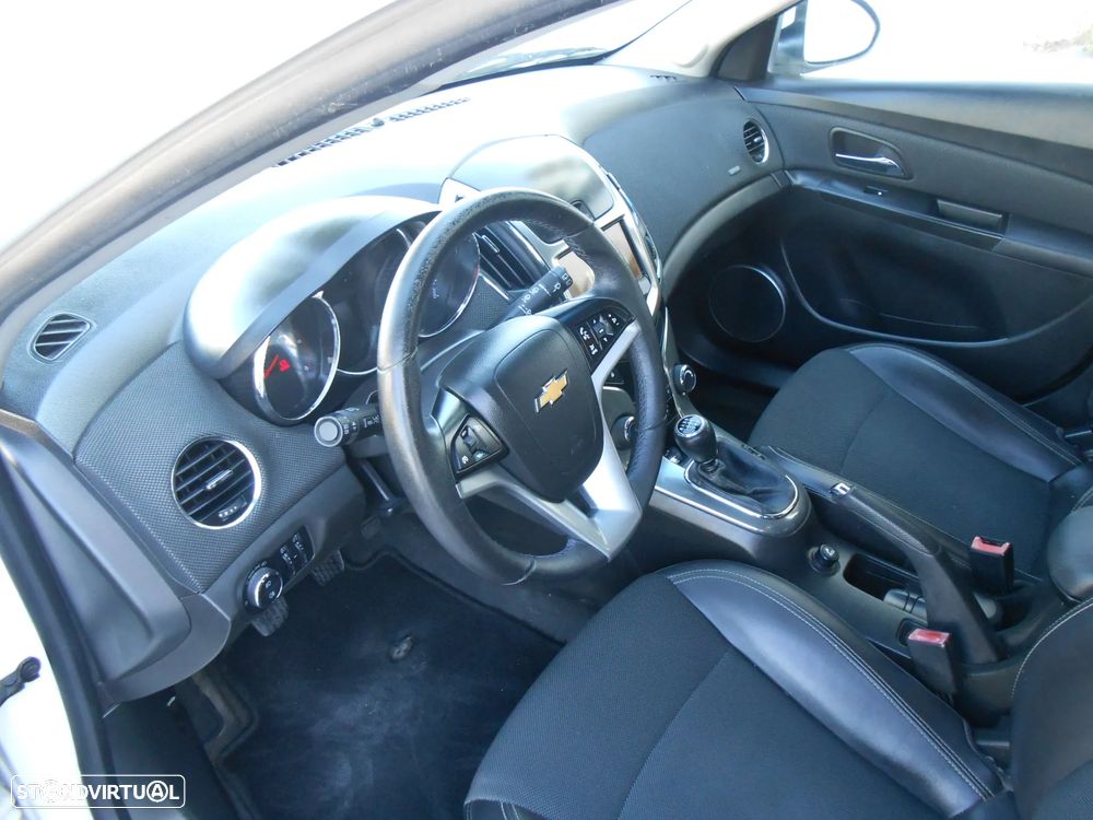 Chevrolet Cruze SW 1.7 VCDi LT - 12
