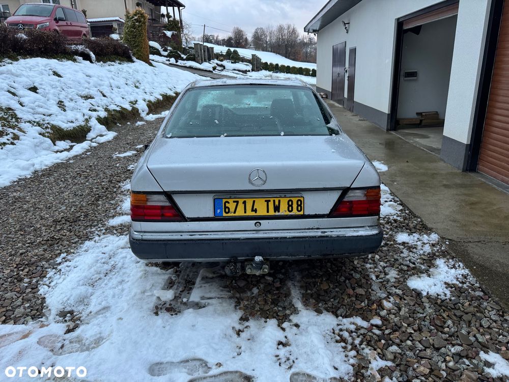 Mercedes-Benz W124 (1984-1993) - 30
