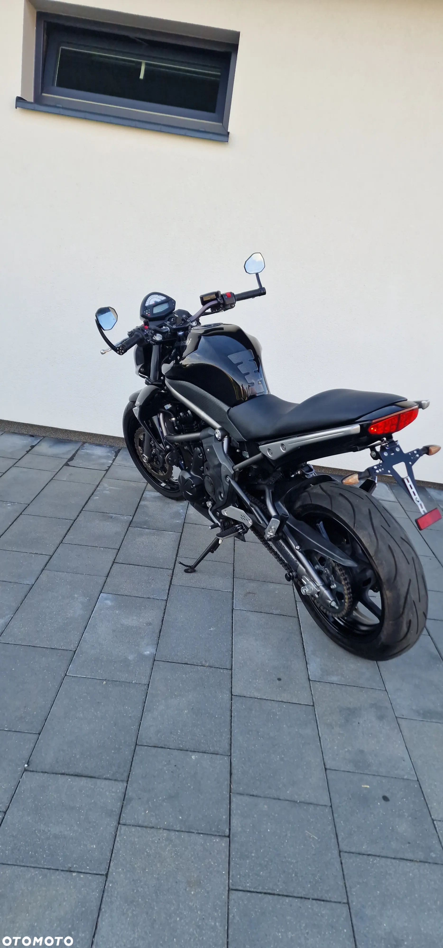 Kawasaki ER - 11