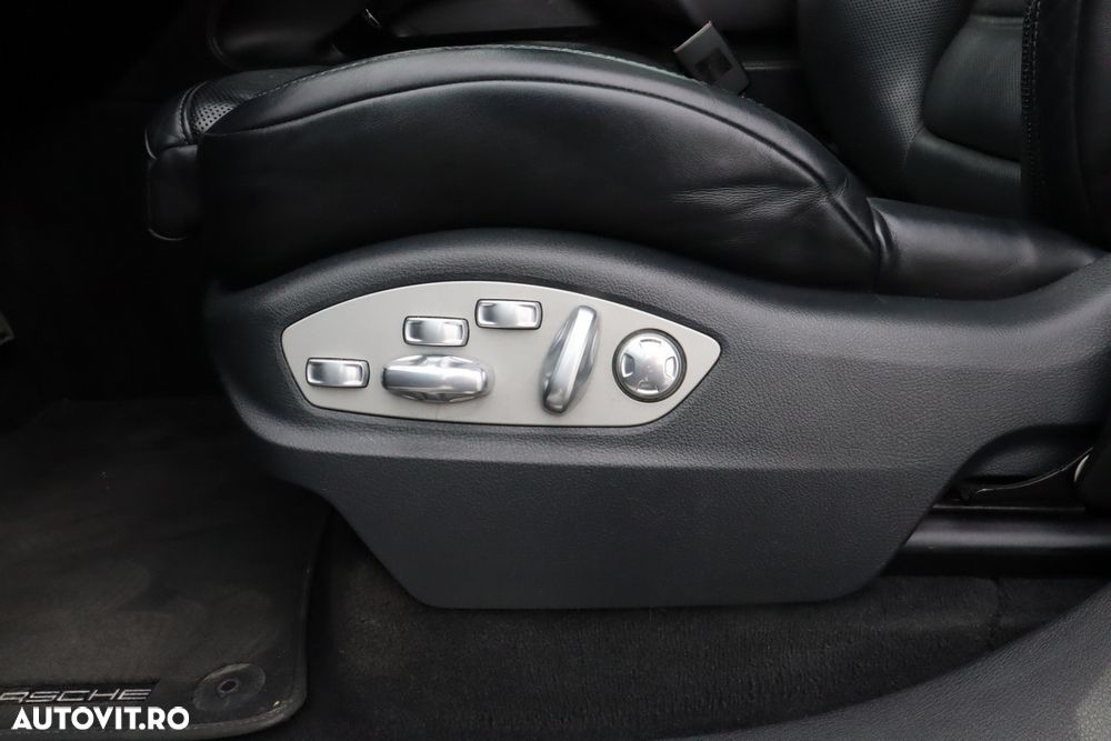 Porsche Cayenne 4.2 L S - 13