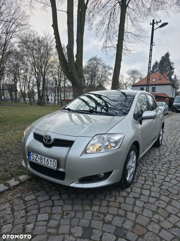 Toyota Auris 1.4 D-4D Premium - 1