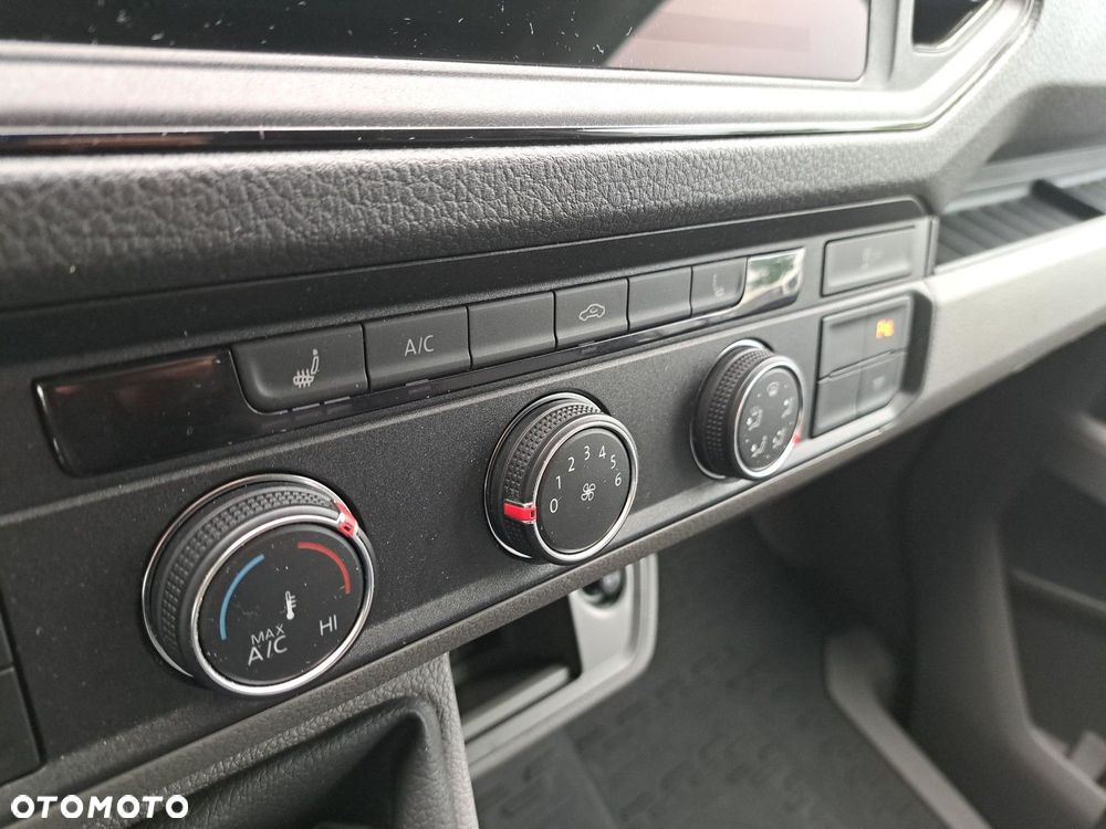 Volkswagen Crafter 35 Furgon, 2,0 TDI SCR 177KM,  6-bieg man., r.o: 4490 mm - 17