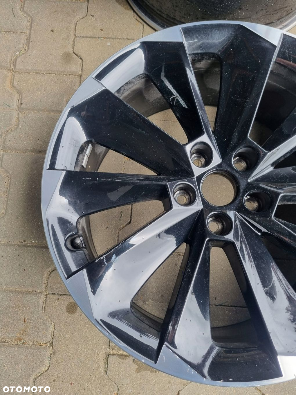 Felga aluminiowa Skoda OE SUPERB 3V0601025T 8.0" x 19" 5x112 ET 44 - 3