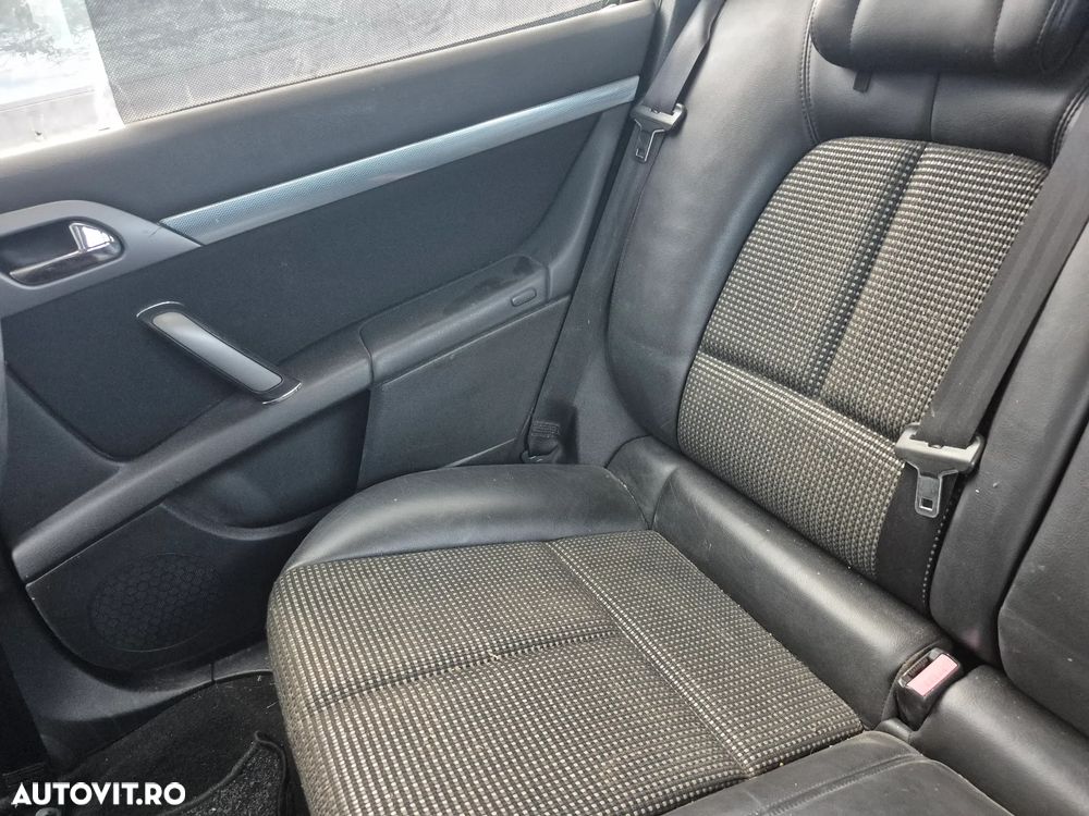 Peugeot 407 HDi 135 Automatik Sport - 17