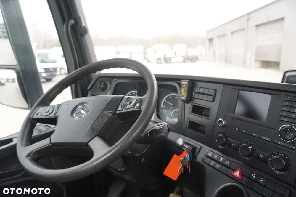 Mercedes-Benz Arocs 2633 burtowy / HDS FASSI F155A.0.23 / PILOT / 230 tys. km - 27
