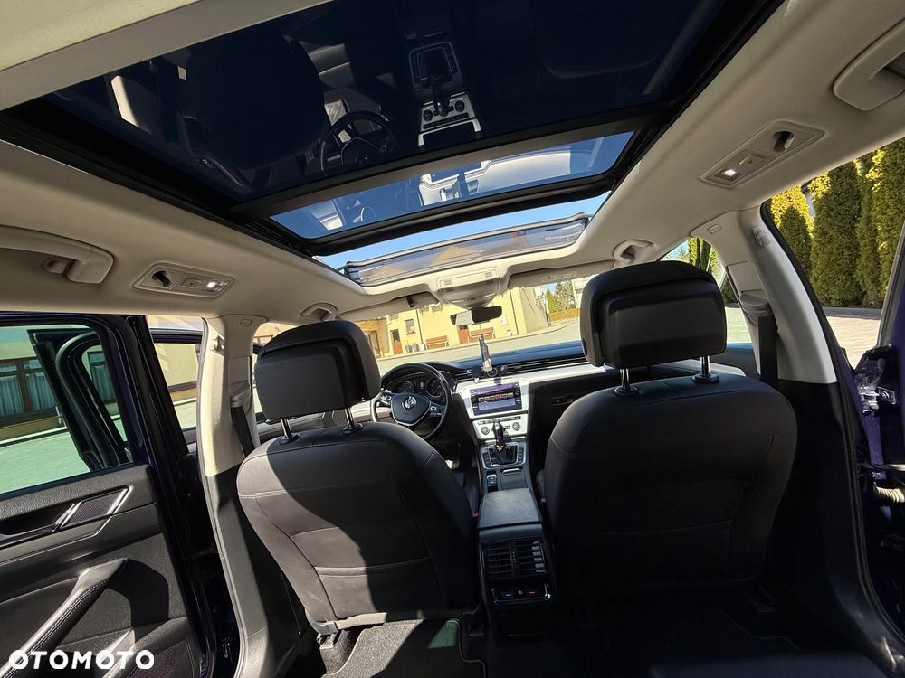 Volkswagen Passat 2.0 TDI SCR DSG Comfortline - 24