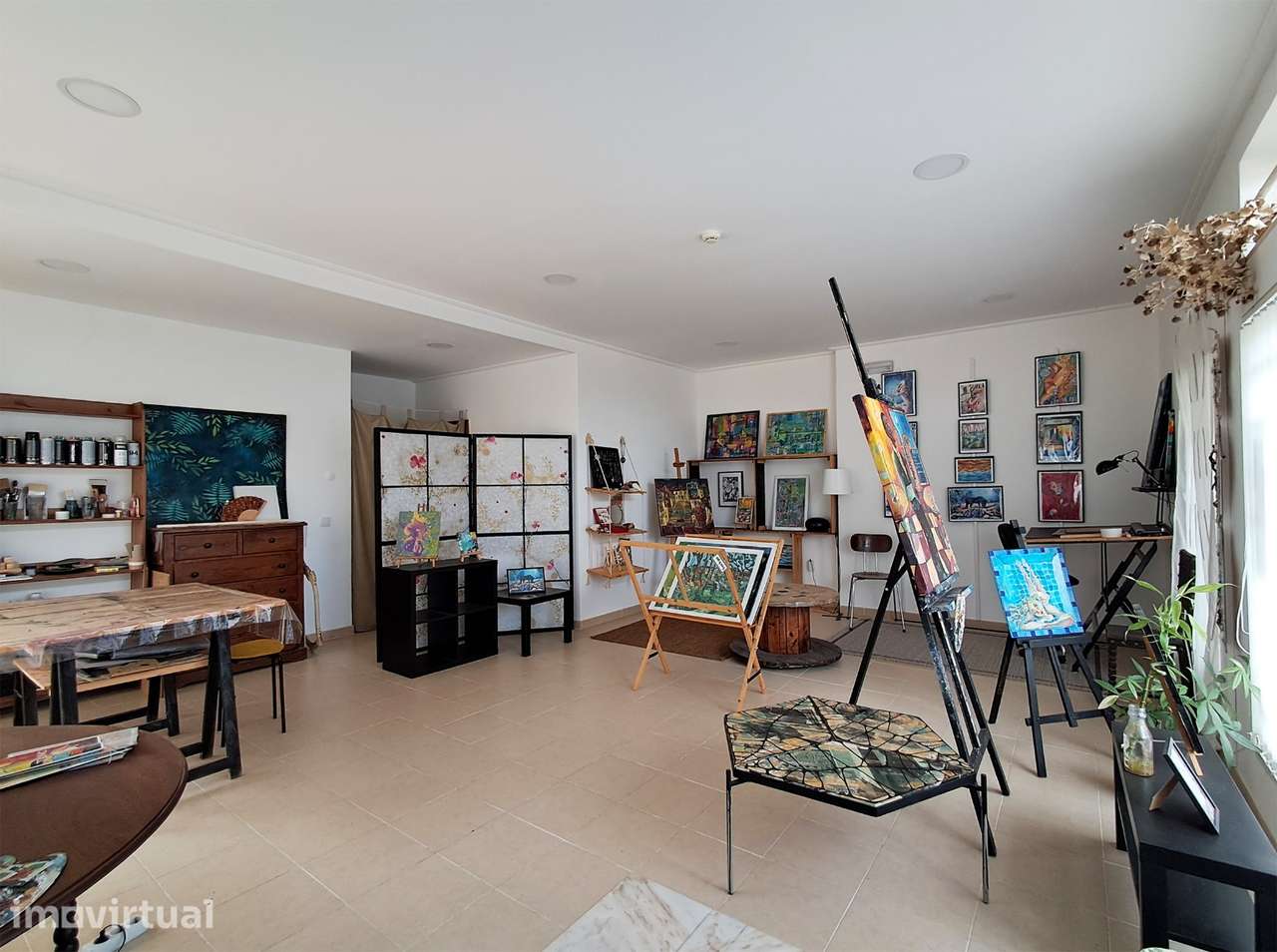 Espaçoso imóvel comercial/atelier em Santo António da Charneca - Grande imagem: 5/12