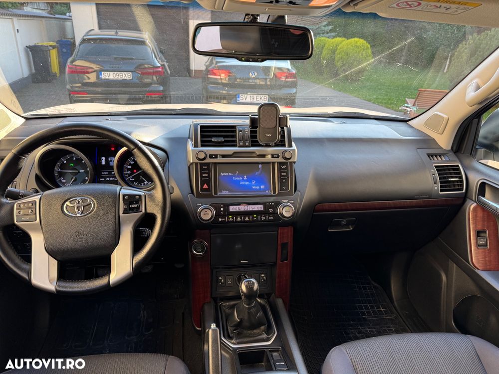 Toyota Land Cruiser 2.8l Turbo D-4D M/T Executive - 6